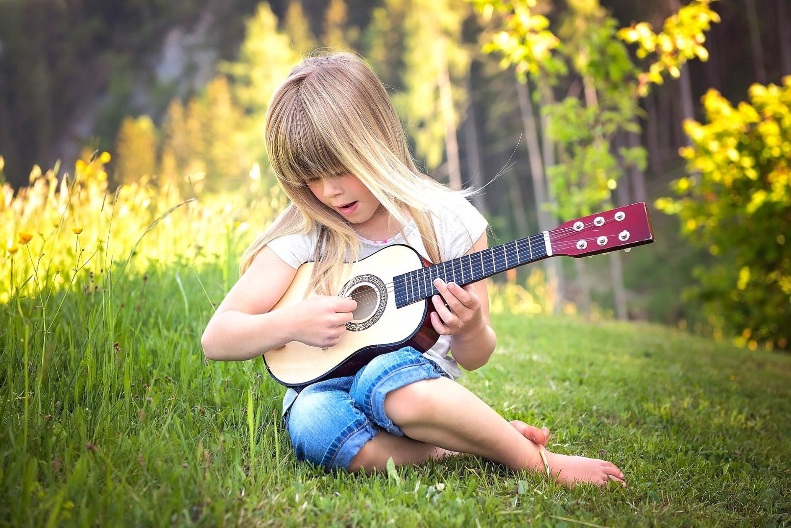 Música na infância: benefícios e dicas para estimular a criança
