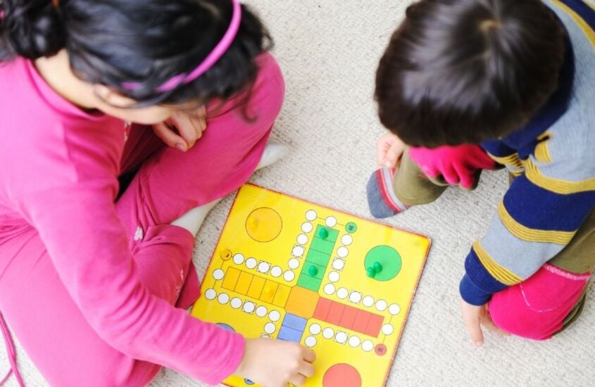 JOGOS DE TABULEIRO INFANTIL: 05 JOGOS PARA SE DIVERTIR COM OS PEQUENOS