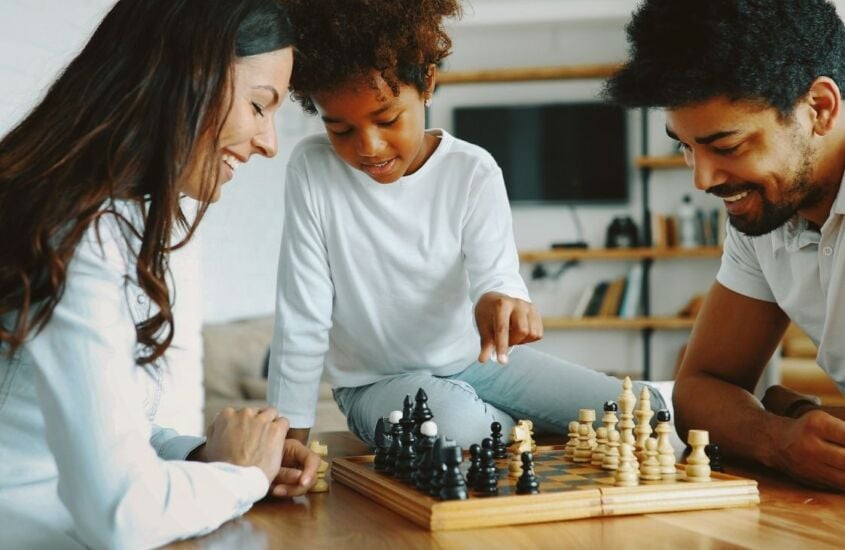 Como ensinar xadrez para crianças: alie o aprendizado à brincadeira!