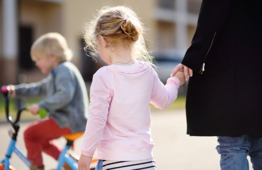 Ciúme infantil e psicologia: saiba porque seu filho sente ciúmes