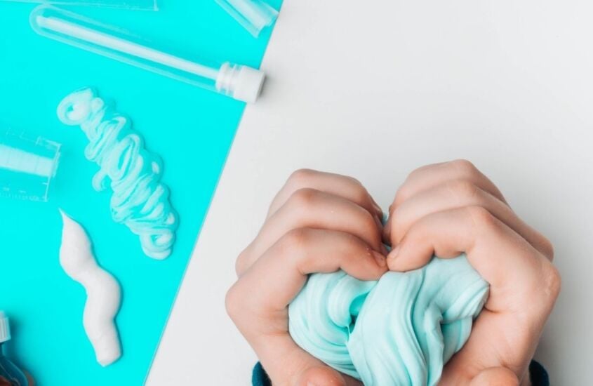 Como fazer slime em casa? 7 receitas imperdíveis para fazer slime caseiro!