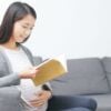 8 livros para ler na gravidez com o bebê: veja a importância da leitura antes do nascimento