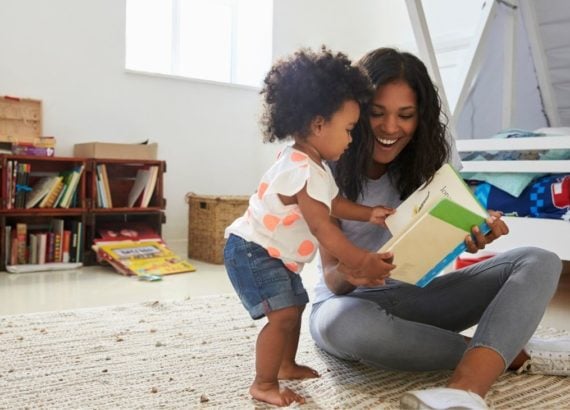 Como contar histórias para bebês. Como ler para bebês de 0 a 2 anos