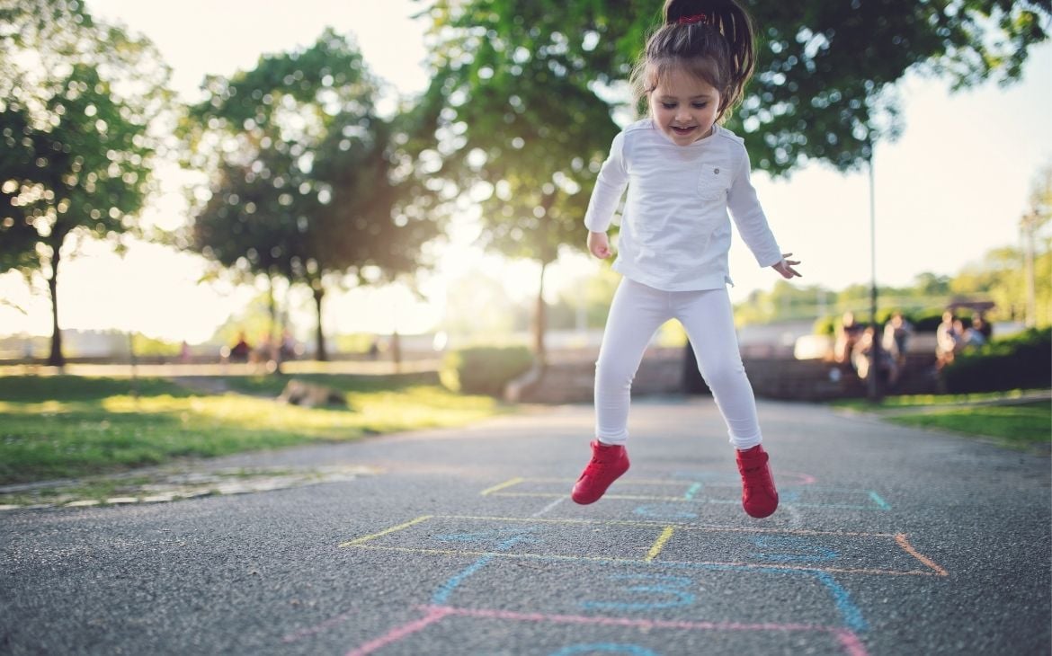 ANTIGAMENTE - RESGATANDO BRINCADEIRAS ANTIGAS - Educação Infantil I