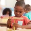 O que é o método Montessori e quais são os seus benefícios para os pequenos