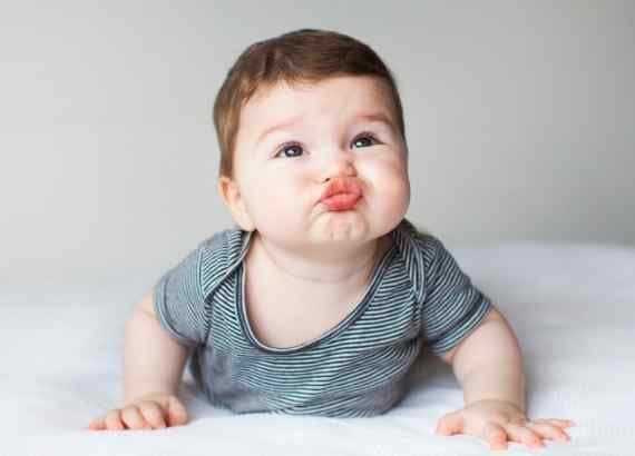 Veja teste da linguinha em bebês como é feito