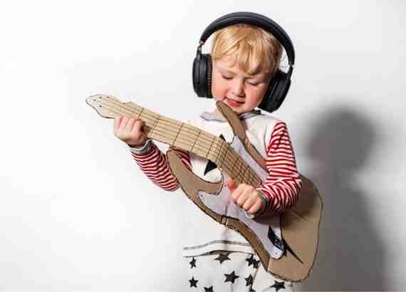 Educação musical e musicalização na infância