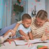 Livros cartonados, livros de pano e livros interativos são os melhores livros para bebês?