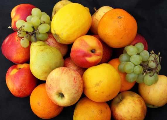 Festas de fim de ano: como 15 países de diferentes culturas celebram as datas festivas. Frutas diversas de formato redondo.