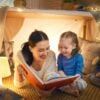 dia do livro infantil mãe lendo com a filha
