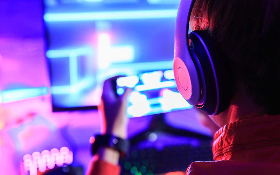 Jogos online e criancas os perigos e cuidados nesse ambiente capa